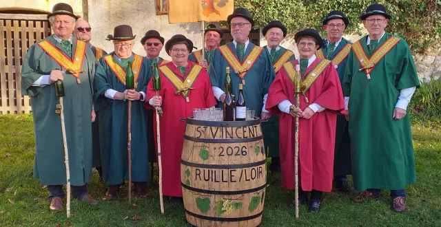 photo  les tirebouchonneux lors de la présentation du tonneau.  &copy;  le maine libre 