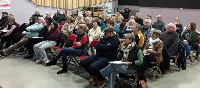 photo  les adhérents lors de l’assemblée générale salle guy-môquet.  &copy;  le maine libre 