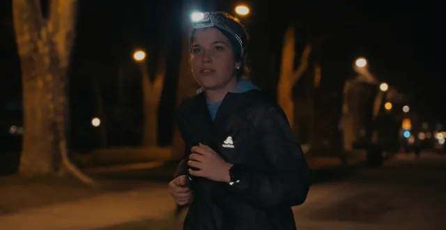 photo  sabine galpin-ossonce, une traileuse atteinte de la maladie de lyme et d’endométriose, a été filmée par le normand arthur besnehard lors de sa participation à l’ultra-trail du mont-blanc. ce documentaire, intitulé 