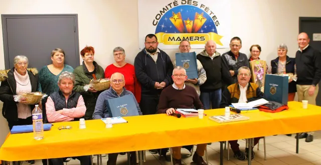 photo  une équipe soudée : le comité des fêtes a remercié ses membres et bénévoles pour leur engagement au service de l’animation de la ville.  &copy;  le maine libre 