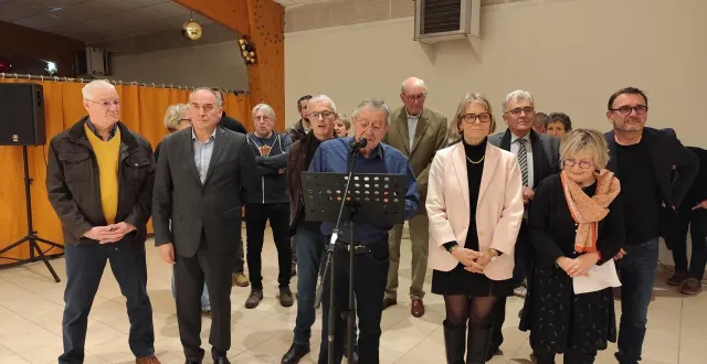 photo  la cérémonie des vœux s’est tenue mercredi soir au do-rai-mi, la dernière pour didier demoncheaux, maire, qui ne se représentera pas en mars prochain.  &copy;  ouest-france 