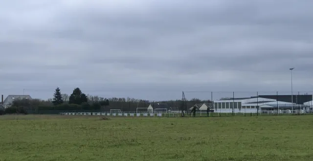 photo  à brain-sur-l’authion, le périmètre d’étude se situe des deux côtés de la rd4. ici, la partie sud, près du stade jean-cherré.  &copy;  co 