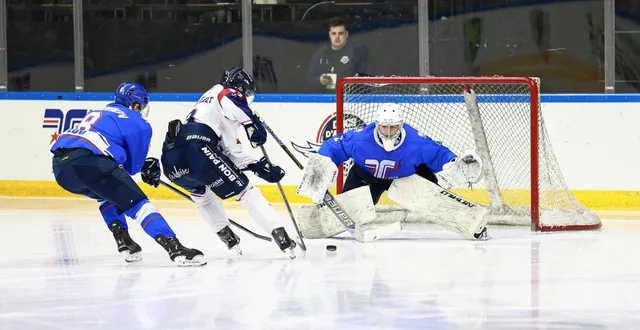 photo  les ducs d’archambault sont tombés sur de solides kazakhs.  &copy;  photo iihf - joshua day 