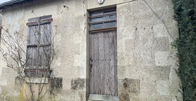 photo  la première mairie construite à l’époque par un châtelain, dont il était propriétaire. une seconde mairie a dû être construite après sa destitution.  &copy;  courrier de l’ouest - lucas jariais 
