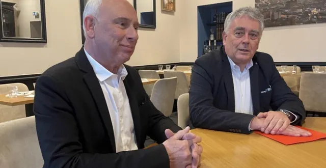 photo  gilles bourdouleix, maire de cholet depuis 30 ans, repart en campagne pour les prochaines élections municipales, qui auront lieu les 15 et 22 mars 2026. lors de l’officialisation de sa candidature, il était accompagné de son premier adjoint, frédéric pavageau.  &copy;  ouest-france 