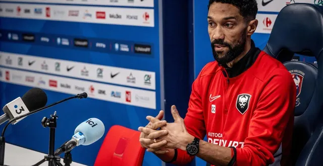 photo  gaël clichy, l’entraîneur du sm caen.  &copy;  martin roche / ouest-france 