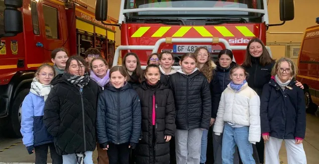 photo  au sein de la caserne des sapeurs-pompiers de loué, les élèves de 6e du collège saint-michel ont vécu une visite inoubliable.  &copy;  le maine libre 