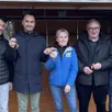 photo  les clés du chalet buvette ont été remises aux responsables des associations sportives. 