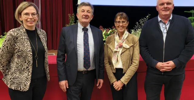 photo  cérémonie des vœux 2026 : pascal lelièvre, maire de la ville de solesmes, entouré de ses adjoints  &copy;  ouest-france 