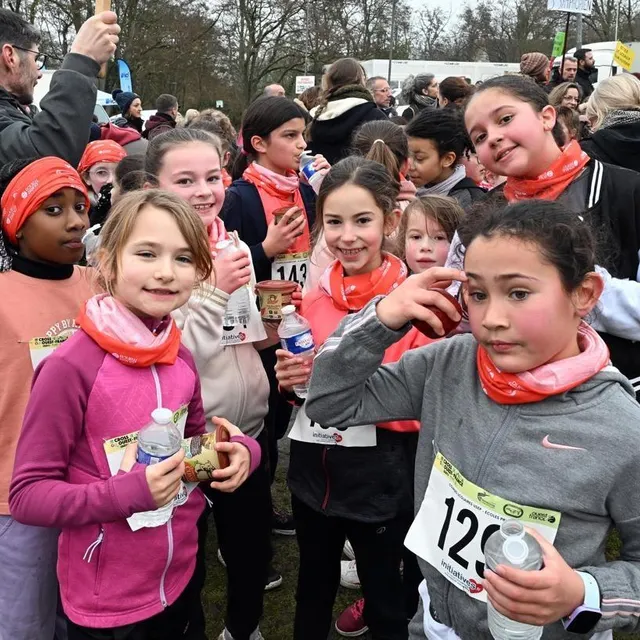 Une fois l’effort terminé, les jeunes coureurs ont pu profiter d’un ravitaillement bien mérité. Jérôme Fouquet/Ouest-France photo une fois l’effort terminé, les jeunes coureurs ont pu profiter d’un ravitaillement bien mérité. © jérôme fouquet/ouest-france