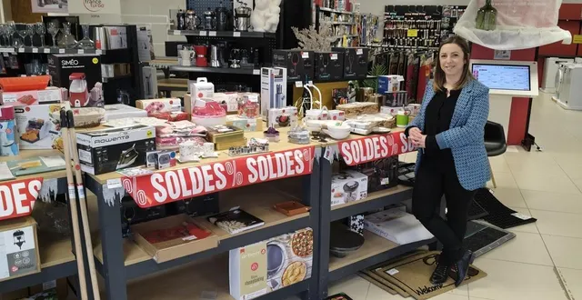 photo  camille bertrand est prête à recevoir les clients une dernière fois au sein de l’enseigne eureka.  &copy;  co 
