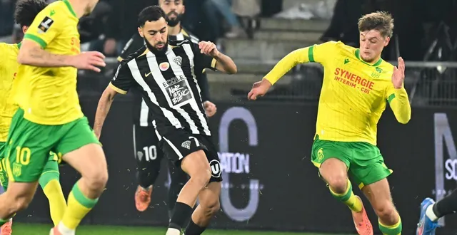 photo  avec himad abdelli sur le départ, amine sbaï devrait prendre plus de place dans le jeu angevin.  &copy;  franck dubray / ouest france 