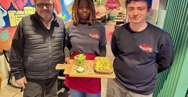 photo  angers, place mondain-chanlouineau, le 16 janvier 2025. david ravazé (à gauche) a ouvert le 13e restaurant la brigade.  &copy;  co 