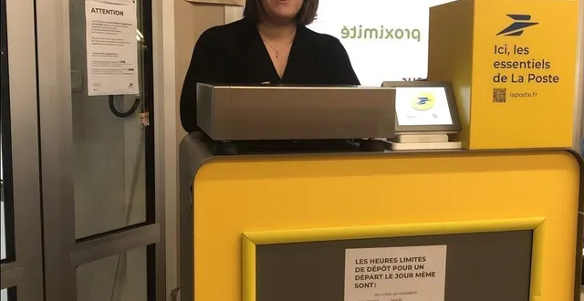 photo  angélique traoré, responsable du magasin proxi à combrée, offre désormais les services de la poste dans son commerce.  &copy;  ouest-france 