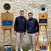 photo  la société boxarire a entièrement imaginé et conçue ses photobooths. ludovic (à gauche) et son compère baptiste (à droite) propose leurs appareils à la location. 