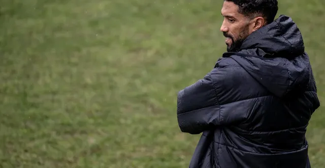 photo  gaël clichy peut être satisfait de sa première en match officiel sur le banc du sm caen.  &copy;  martin roche / ouest-france 