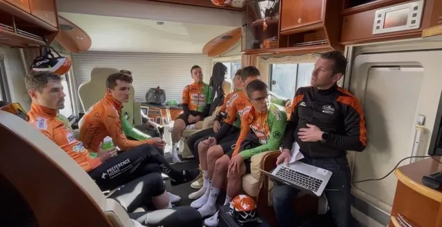 photo  tony hurel (ici à droite) est désormais directeur sportif de saint-michel - preference home - auber93.  &copy;  archives ouest-france 