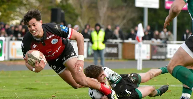 photo  l’arrière niortais quentin pilet, ici le 22 novembre 2025 contre suresnes (32-21), attend beaucoup de son équipe lors du prochain match, contre rennes.  &copy;  co - marie delage 