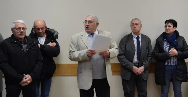 photo  dernière cérémonie des vœux pour le maire yves foucault.  &copy;  le maine libre 