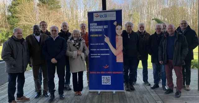 photo  ecti72 a tenu sa réunion de rentrée au golf de sargé.  &copy;  pascale guillod 