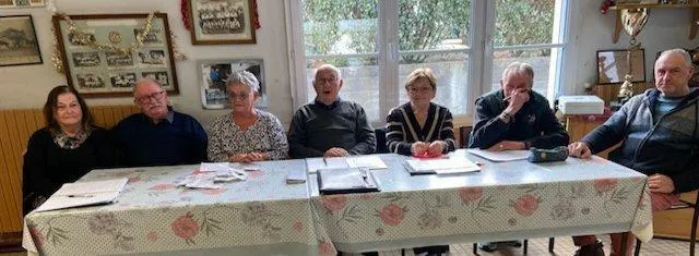 photo  les responsables de la section de boule de fort de paul-biet.  &copy;  co 