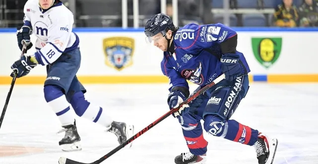 photo  téo sarliève et les ducs ont fini par buter sur le hk mogo.  &copy;  karl denham/panthers images 