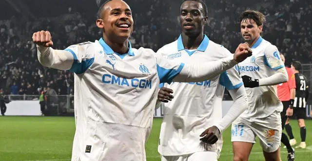 photo  la joie des joueurs de l’olympique de marseille après le but de paixao, face au sco angers, défait 2-5 à domicile, samedi soir 17 janvier 2026.  &copy;  jérôme fouquet/ouest-france 