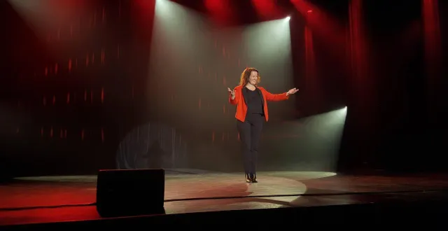 photo  l’humoriste anne roumanoff sera en maine-et-loire, en avril 2026. photo d’illustration.  &copy;  archives/brigitte juricic 