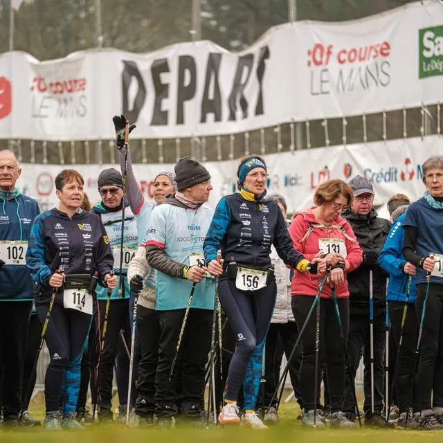 109 participants se sont élancés sur le parcours de la marche nordique loisir, samedi. Simon Torlotin / Ouest-France photo 109 participants se sont élancés sur le parcours de la marche nordique loisir, samedi. © simon torlotin / ouest-france