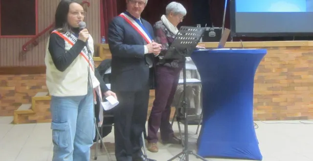 photo  les neuf jeunes élus du cmj ont posé des questions sur la municipalité.  &copy;  ouest-france 