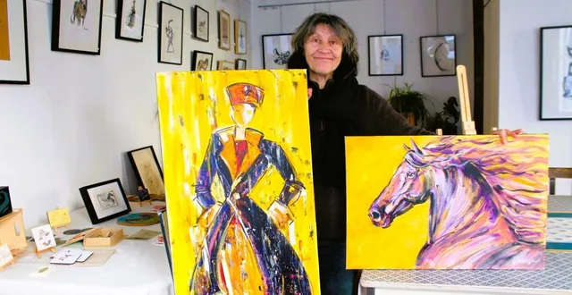 photo  « cette année, je suis invitée à deux expositions de renommée internationale », confie véronique lesage, ici dans son atelier.  &copy;  le maine libre 