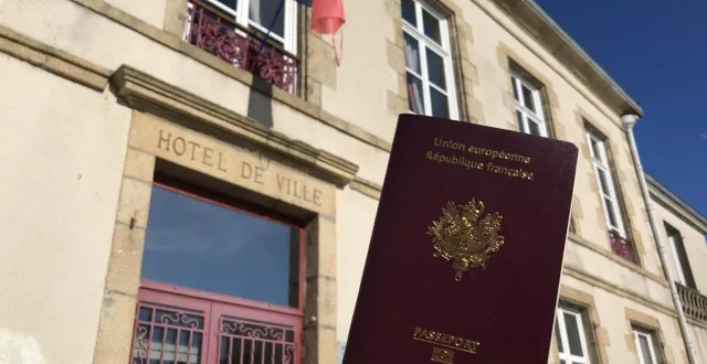 photo  l’examen civique est nécessaire pour obtenir un titre de séjour ou une naturalisation depuis le 1er janvier 2026.  &copy;  archives courrier de l’ouest - fabien gouault 