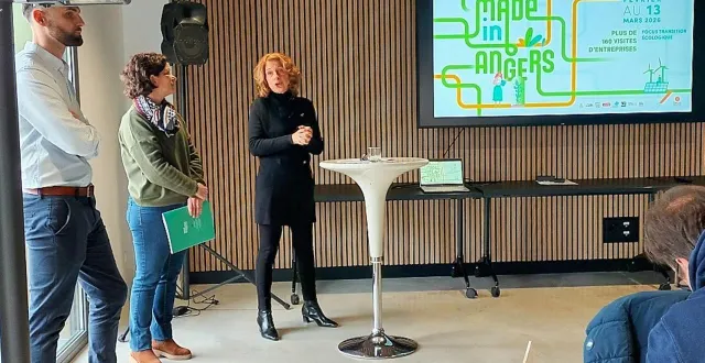 photo  de gauche à droite : dans les locaux de novéa énergies, johan delumeau et claire moutray, chargée des projets évènements à destination angers, aux côtés de véronique maillet, qui a lancé l’évènement en mettant en avant les focus 2026 : transition écologique, métiers et entreprises sociales et solidaires.  &copy;  ouest-france 