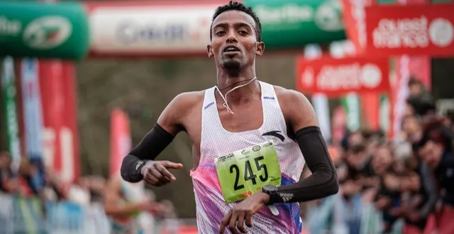 photo  getinet mele s’est imposé au sprint face à kaddour.  &copy;  simon torlotin / ouest-france 