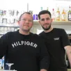 photo jean-christophe besnard (à gauche), nouveau propriétaire du bar tabac « au bon accueil » à maisons-rouges à trangé, avec joris, 23 ans, son employé.