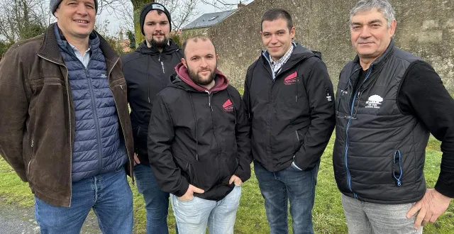 photo  réunis à rorthais, commune associée de mauléon, des éleveurs ovins de la fnsea 79 et des ja 79 ont fait le point sur une filière qui dispose d’atouts pour renouveler ses rangs.  &copy;  co-fabien gouault 