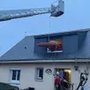 photo cantenay-épinard, samedi 17 janvier 2026. une dame âgée de 88 ans a été évacuée par la fenêtre après une vilaine chute au premier étage de sa maison.