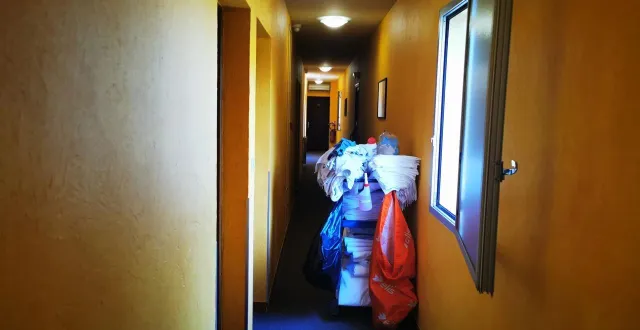 photo  le personnel de nettoyage de l’hôtel a passé trois jours à débarrasser et à désinfecter la chambre.  &copy;  photo d’illustration : allili mourad/sipa 