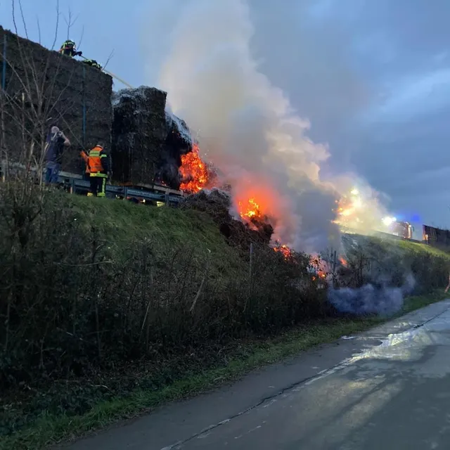 photo un fort dégagement de fumée rend la circulation compliquée sur l’a11.  ©  ouest-france