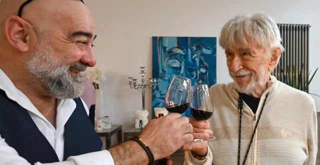 photo  angers, le 19 janvier 2026. agent du domaine de l’evêque depuis toujours, sébastien détriché avait invité l’acteur-vigneron pierre richard pour une dégustation de ses cuvées.  &copy;  co - laurent combet 