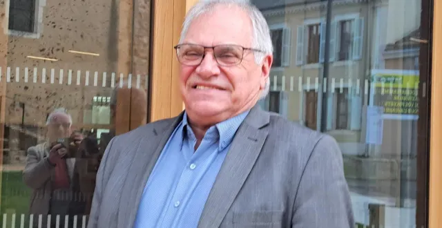 photo  jean-yves avignon met fin à ses fonctions de maire.  &copy;  ouest-france 