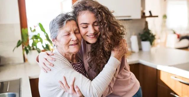 photo  une exposition de photos et des textes : le projet « seniors en lumière » entend mettre en avant des dizaines de duos intergénérationnels d’habitants du pays fléchois (sarthe). les inscriptions sont gratuites et ouvertes à tous (photo d’illustration).  &copy;  getty images / istockphoto 