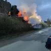 photo  deux camions sont en feu sur l’a11 et l’a28. l’a28 est coupée à la circulation. 