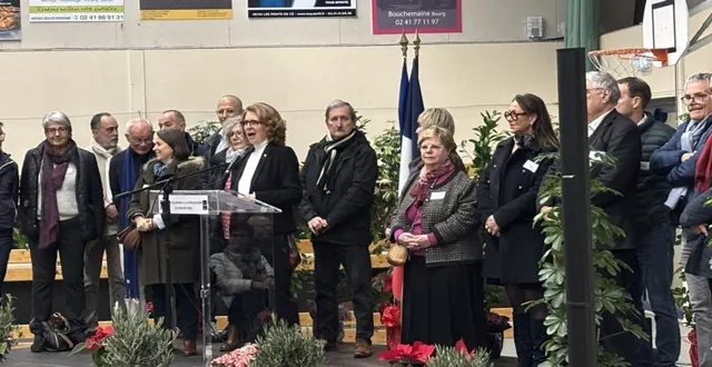 photo  la prise de parole de véronique maillet limitée par la réglementation électorale.  &copy;  ouest-france 