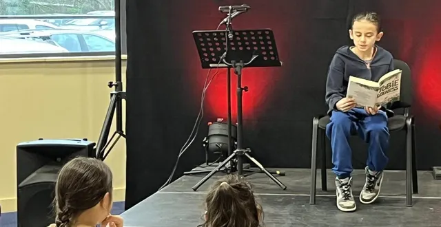 photo  ici au marathon de la lecture 2025. cette fois encore tous les publics vont se succéder sur scène et dans la salle.  &copy;  ouest-france 