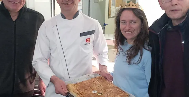 photo  de gauche à droite : thierry foulon, céramiste ; pierre deuzet, chef cuisinier ; stéphanie cormier, directrice du cfa ; et thierry bizeul, proviseur du lycéeagricole.  &copy;  ouest-france. 
