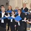 photo  les choristes ont interprété plus d’une vingtaine de morceaux sous la direction du chef de chœur christian brault (à droite). 