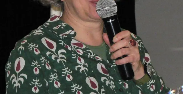 photo  léa duval, maire, a annoncé un projet de construction de deux petits immeubles de deux étages devant l’hôpital local.  &copy;  ouest-france 