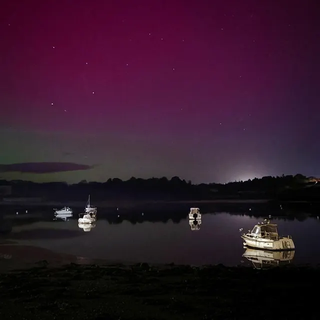 photo aurore boréale sur le scorff.  ©  @le_cormoran_vagabond