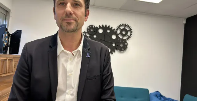 photo  ivain bignonet, 40 ans, est candidat à la mairie de saint-barthelemy-d’anjou.  &copy;  co – fabienne supiot 